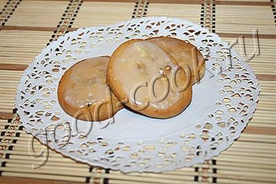 ореховое печенье с глазурью