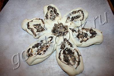 пирог-цветок с грибами