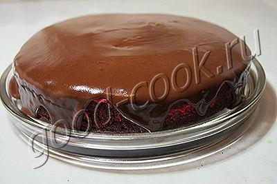 шоколадный торт с вишнёвой прослойкой