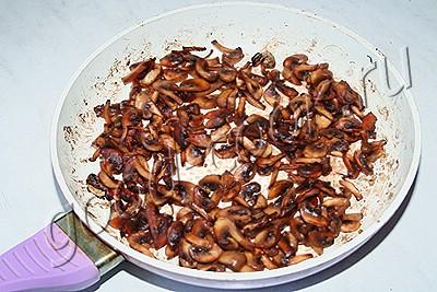 жареная лепешка с грибами (из жидкого теста)