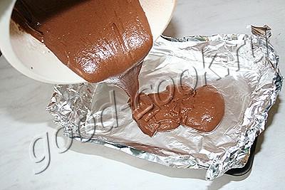 шоколадный торт со сливочно-вишнёвым кремом