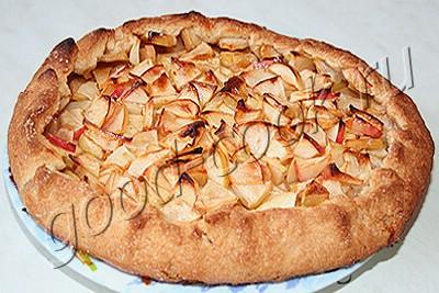 постный открытый пирог с яблоками