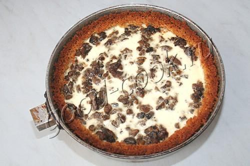 грибной пирог на галетной основе