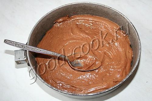 шоколадный пирог с малиново-карамельным соусом