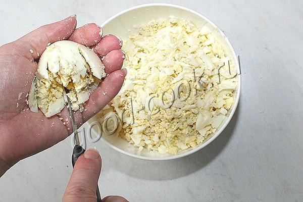 дрожжевой пирог с рисом и яйцами