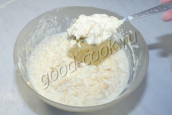 открытый пирог с фаршем и сыром