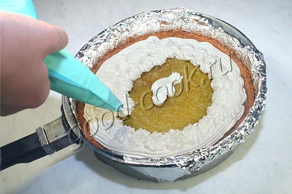 лимонный пирог с безе на основе из печенья