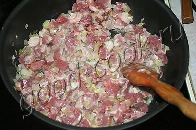 мясо с имеретинским шафраном в сметанном соусе