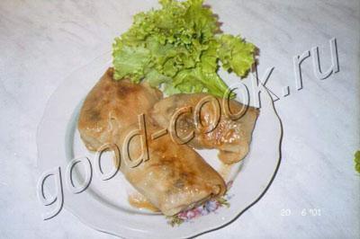 голубцы с сыром и салатом