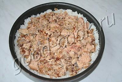 рисовая запеканка с консервированным лососем