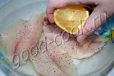 рыба под сливочно-ореховым соусом