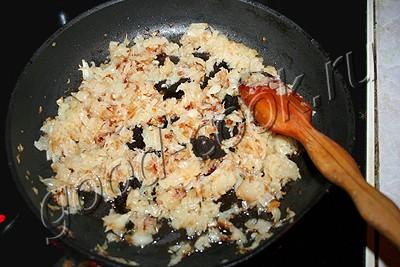 рис тушеный с мясом и овощами