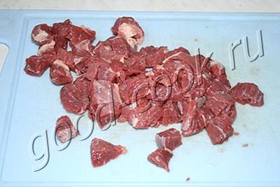мясо с овощами тушеное в горшочке