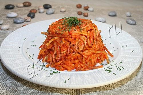 рис тушеный в соусе из болгарского перца