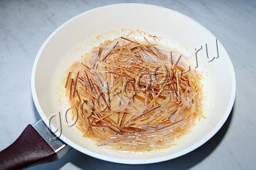 рис тушеный в соусе из болгарского перца