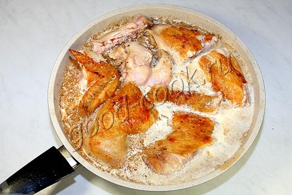 жареный цыплёнок в чесночно-ореховом соусе