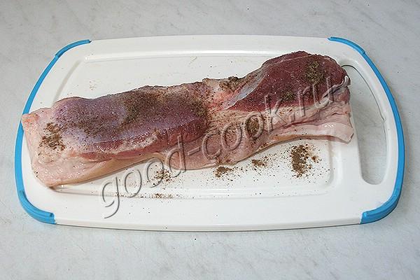 свиная грудинка, томлёная с луковой шелухой