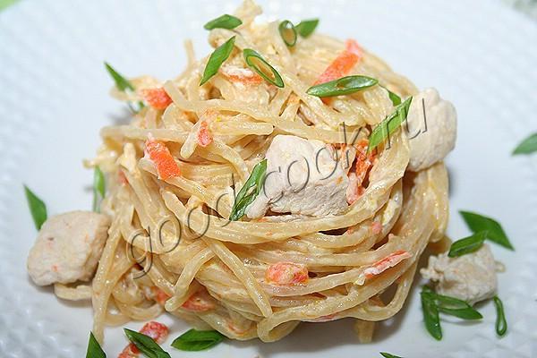 спагетти с курицей, приготовленные в одной посуде