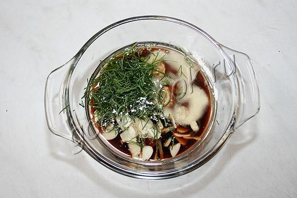 картофель, запечённый с овощами и соевым соусом