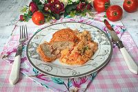 Запечённые мясо-картофельные котлеты с овощами