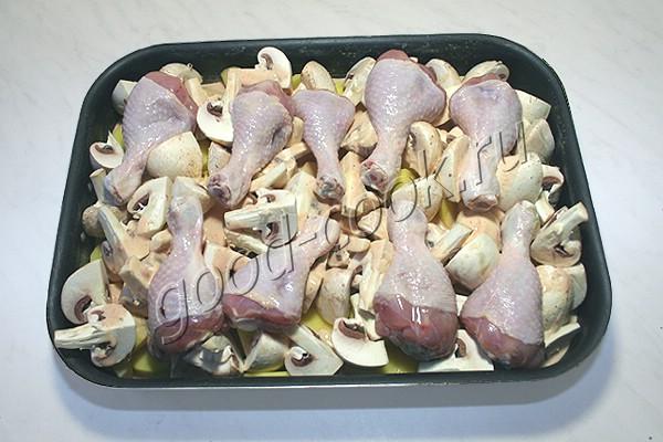 курица запечённая с грибами и картофелем