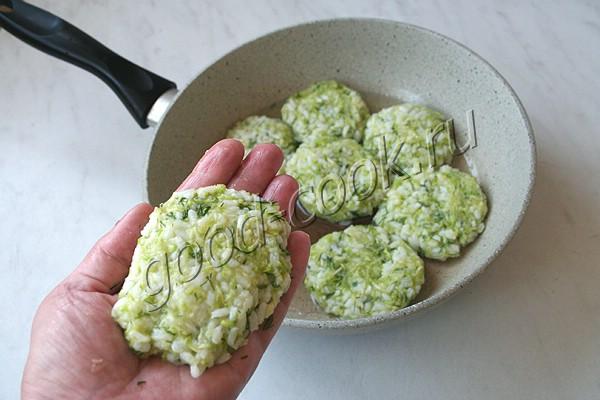 кабачковые котлеты с рисом