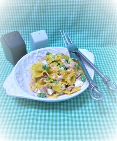 Салат из пасты с тунцом