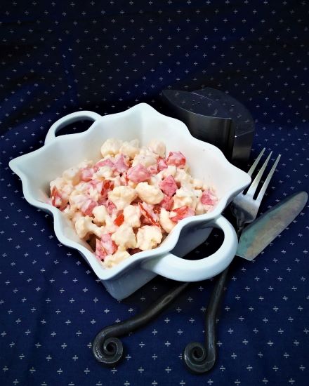 Салат из цветной капусты с помидорами и Пармезаном