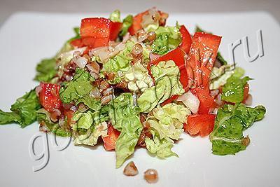 салат из помидоров с гречкой